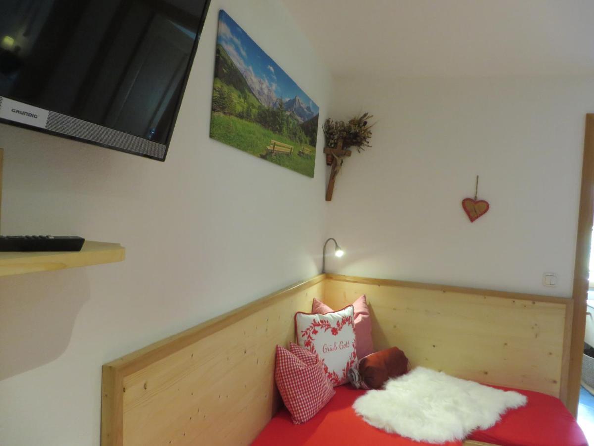 Landhaus Familie Doll Ferienwohnung Emerde Bichl Экстерьер фото